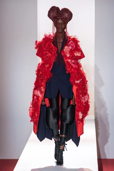 Look 3